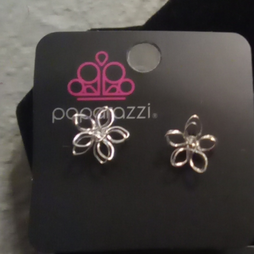 Jewelry - Picture 2 of 4